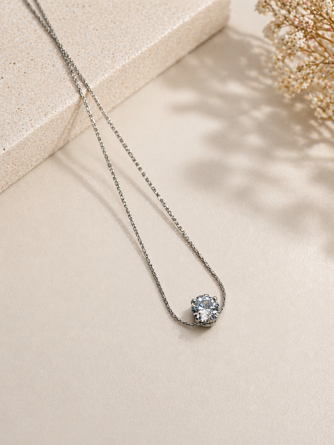 Lumière Solitaire Necklace