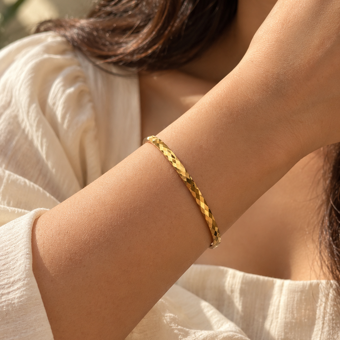 Mirelle Bangle