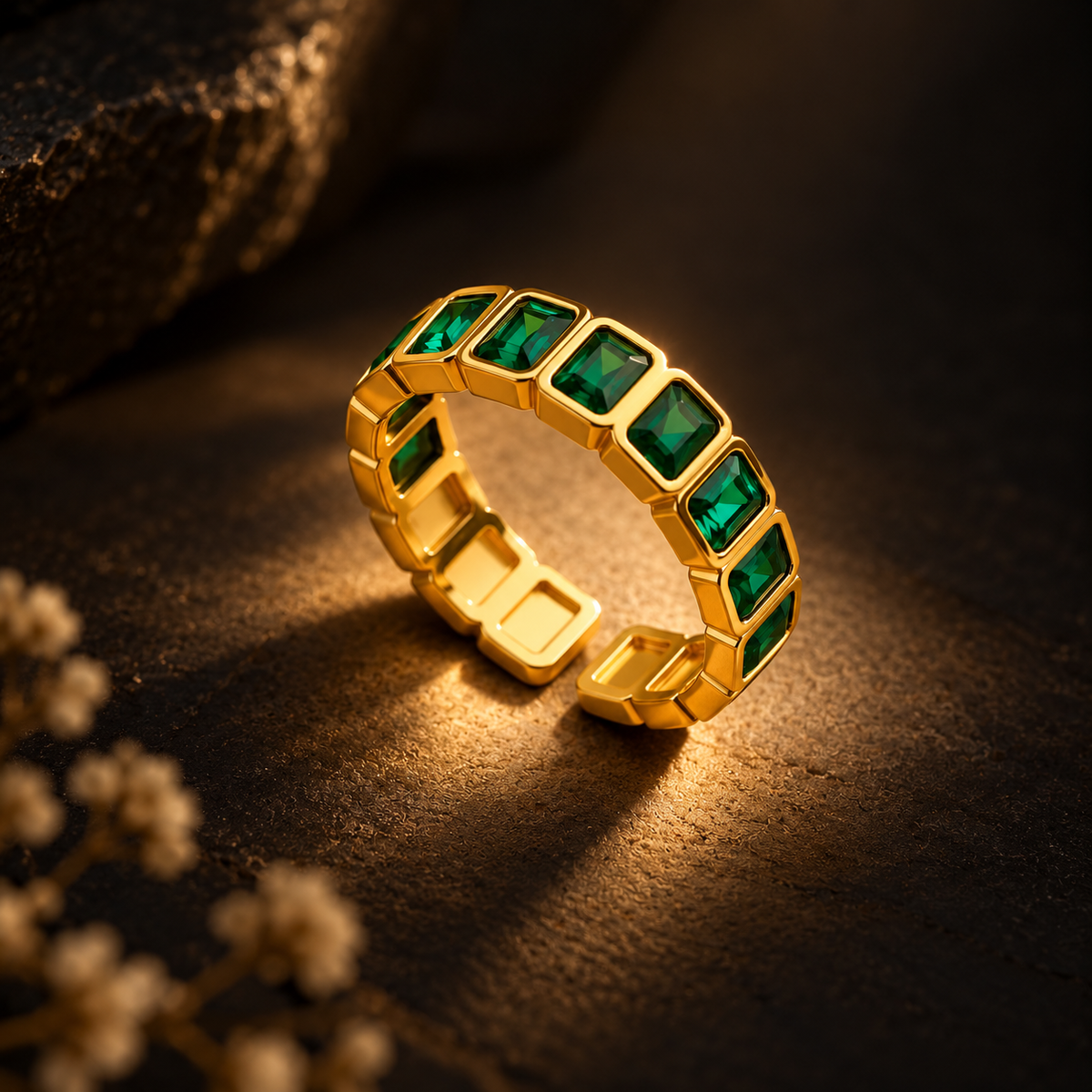 Pia Emerald Ring