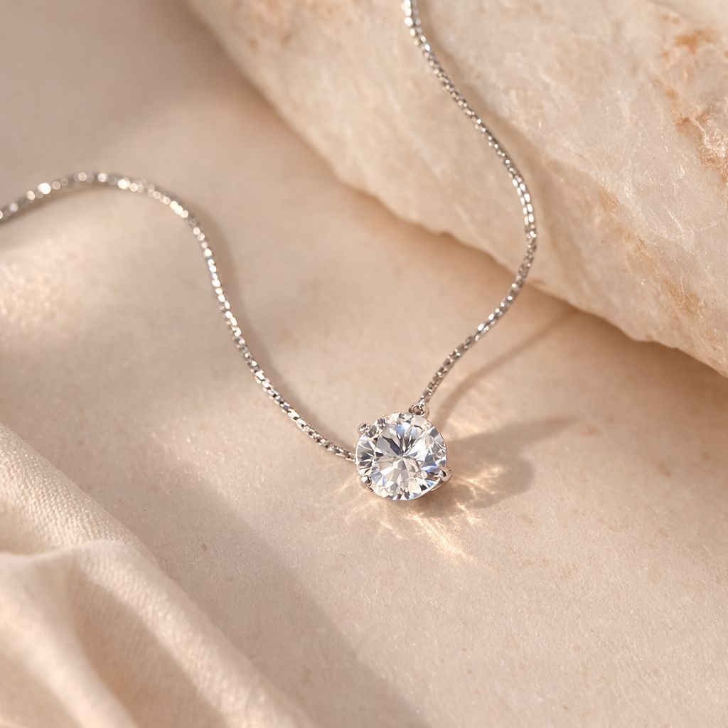 Lumière Solitaire Necklace