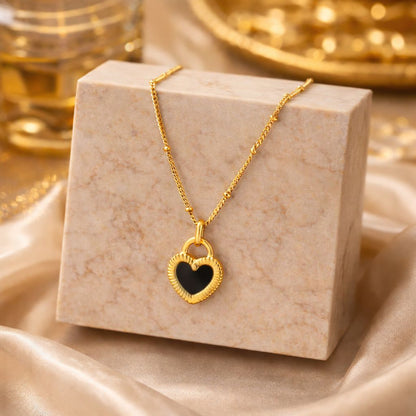 Noir Amora Necklace